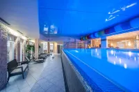 SkyHotelGwarna - piscine