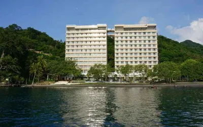 Louis Kienne Resort Senggigi Hôtels à : Malaka