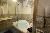 Golden Tower Pinheiros by Fênix Hotéis - Bathtub