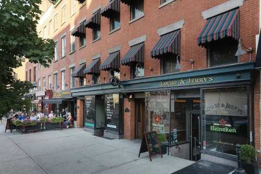 Huge Stylish 3 Br Loft Cobblestone St Next to NYC Hoteles cerca de Museo de los Bomberos Hoboken