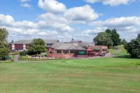 The Wiltshire Hotel, Golf and Leisure Resort فنادق في Compton Bassett