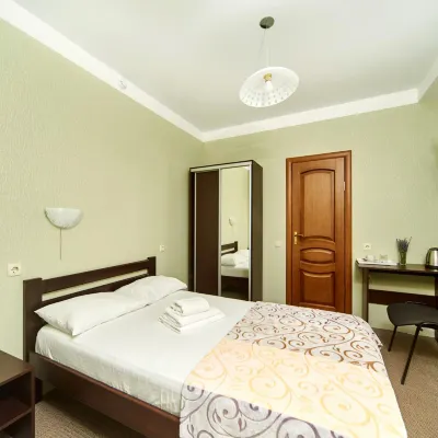 Krymskaya Nitsa Hoteles cerca de Lesya Ukrainka Museum