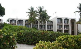 Hotel on the Cay