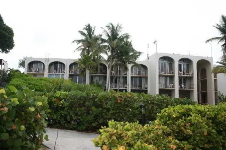 Hotel on the Cay