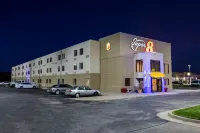 Super 8 by Wyndham Wichita North Hôtels à : Wichita