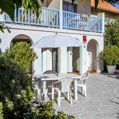 Logis Hôtel les Vagues Hotel Exterior