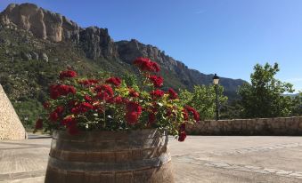 Hotel Restaurant El Balco del Priorat - Housity