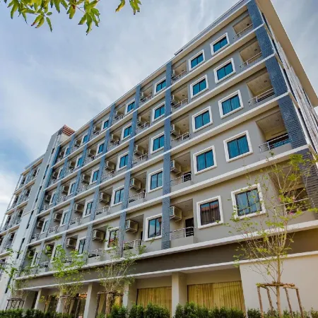 Grand Inter Hotel Отели рядом с достопримечательностью «Ват лонг Кхру»