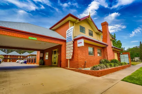 Murray Waters Motor Inn & Apartments Hotels in Barham