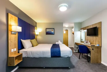 Days Inn by Wyndham Warwick North M40 Отели рядом с достопримечательностью «Warwick Racecourse»