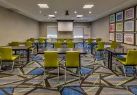 Holiday Inn Express & Suites Reno Airport