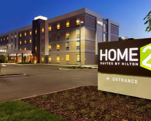Home2 Suites by Hilton West Edmonton Hotel di Edmonton