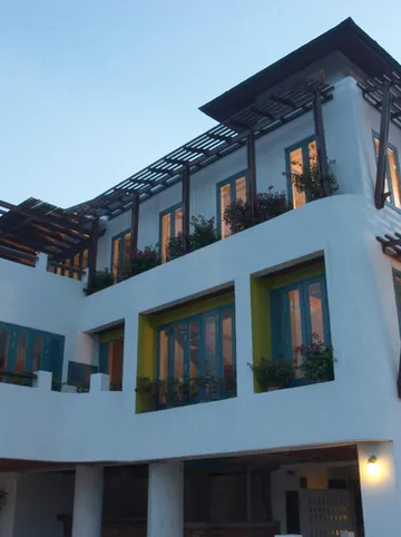 รูปภาพของอ่าวนาง คัลเลอร์ โฮเทล กระบี่