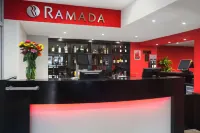 Ramada by Wyndham South Mimms M25 - bar