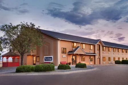 Travelodge by Wyndham Vaughn Отели в г. Гвадалупе