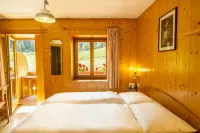 Villa Insam Hotels near Biblioteca Tresl Gruber
