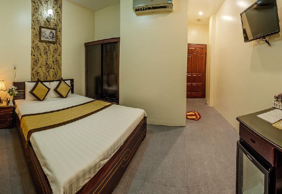 Dong Bao Hotel