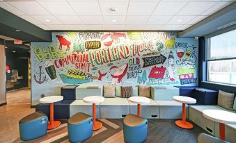 Tru by Hilton Portland Airport Area