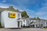 Super 8 by Wyndham Pensacola Hotels in Escambia County