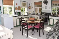Barbados Chi Guest House Hoteles en Prospect