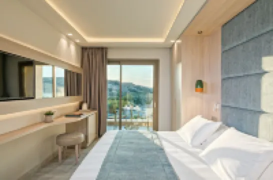 Amada Colossos Resort