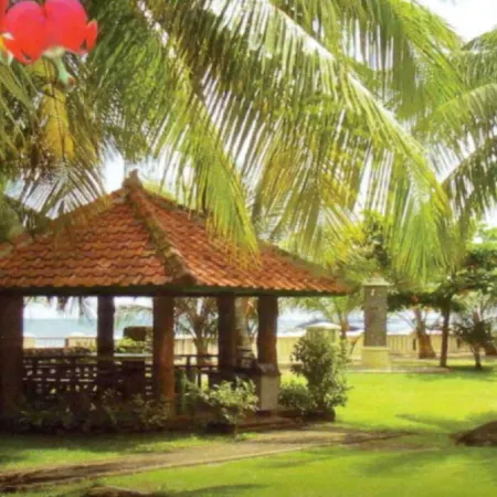 Horison Resort Pondok Layung Anyer Отели рядом с достопримечательностью «Пляж Anyer»