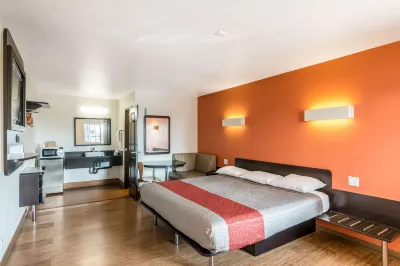 Motel 6 Bell Gardens, CA - Los Angeles Hotels in Commerce