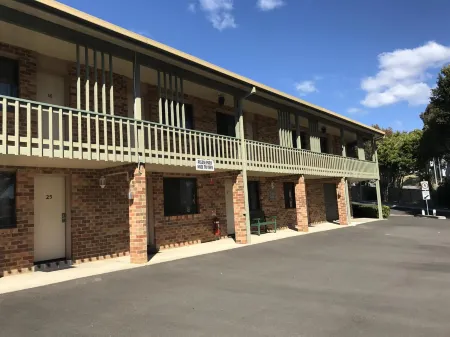 Sunseeker Motor Inn Отели рядом с достопримечательностью «Treasures from the Deep Opal and Shell Museum»