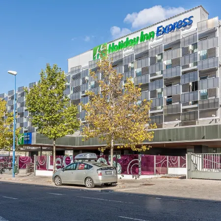 Holiday Inn Express MADRID - LEGANES by IHG Отели рядом с достопримечательностью «Авиа База Хетафе»