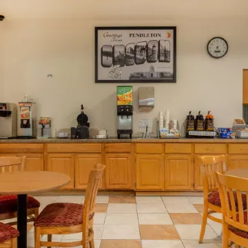 Super 8 by Wyndham Pendleton