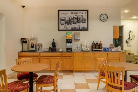 Super 8 by Wyndham Pendleton