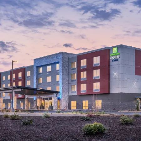 Holiday Inn Express & Suites SALEM NORTH - KEIZER by IHG