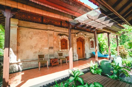 Giri Bhagawan Villas Spa