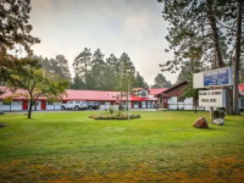 Lumberjack Inn Hotels in Sawyer County