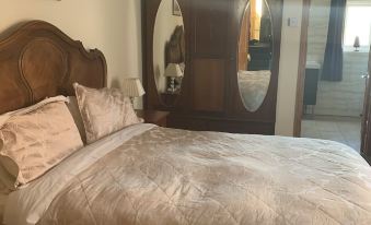 Riverside Bed and Breakfast - Housity