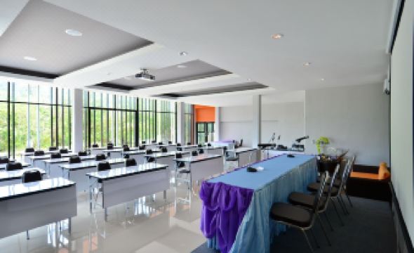 차웽 노이 풀 빌라