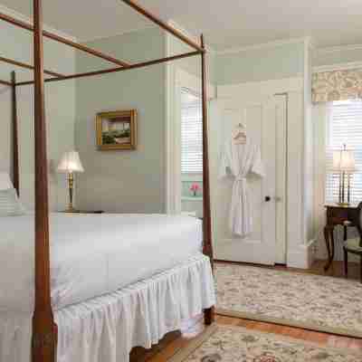 Brass Lantern Inn Rooms