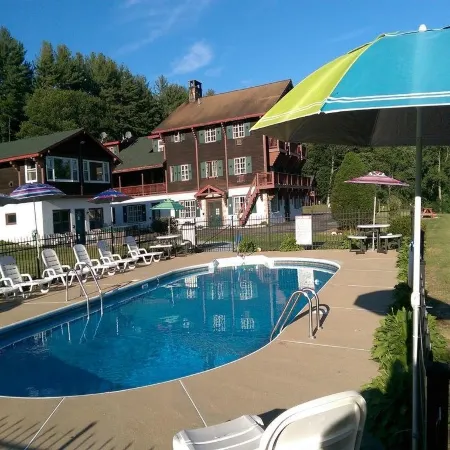 Swiss Chalets Village Inn