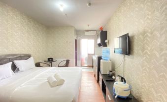 Stylish & Comfy Studio Apartment at Gateway Ahmad Yani Cicadas