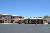 Budget Inn Hotels near Needles Rt 66 Monument