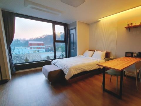 세련된 펜션 내부 인테리어