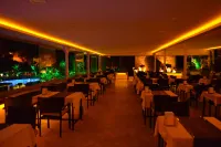 Manaspark Deluxe Hotel - breakfast