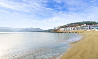 남해 라운지32 리조트