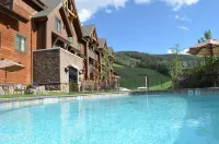 Big Sky Resort Village Center - Swimmingpools