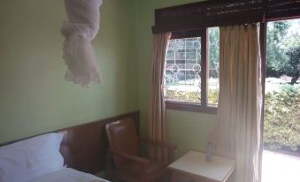 Falls Hippo Point Hotel - Housity