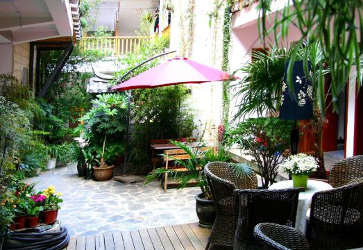 Che Ma Dian Inn 고양이와 테라스