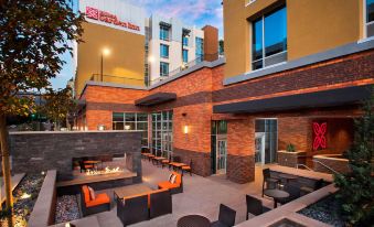 Hilton Garden Inn Burbank Downtown