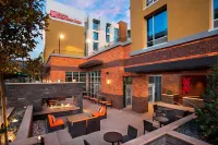 Hilton Garden Inn Burbank Los Angeles Hotels in der Nähe von Sunglass Hut