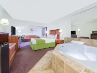 Baymont by Wyndham Enid - Hot Tub