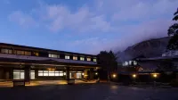 Miyamaouanbekkan yumegurinoyado hirayukan Hotels near Hirayu Fall